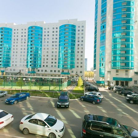 Cozy Apartment On Sarayshyq Street 5E Астана Екстериор снимка
