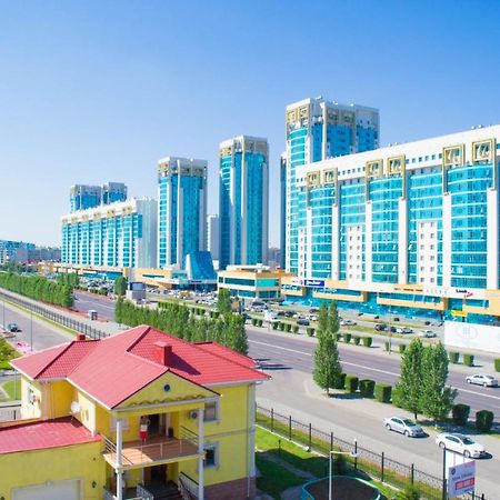 Cozy Apartment On Sarayshyq Street 5E Астана Екстериор снимка