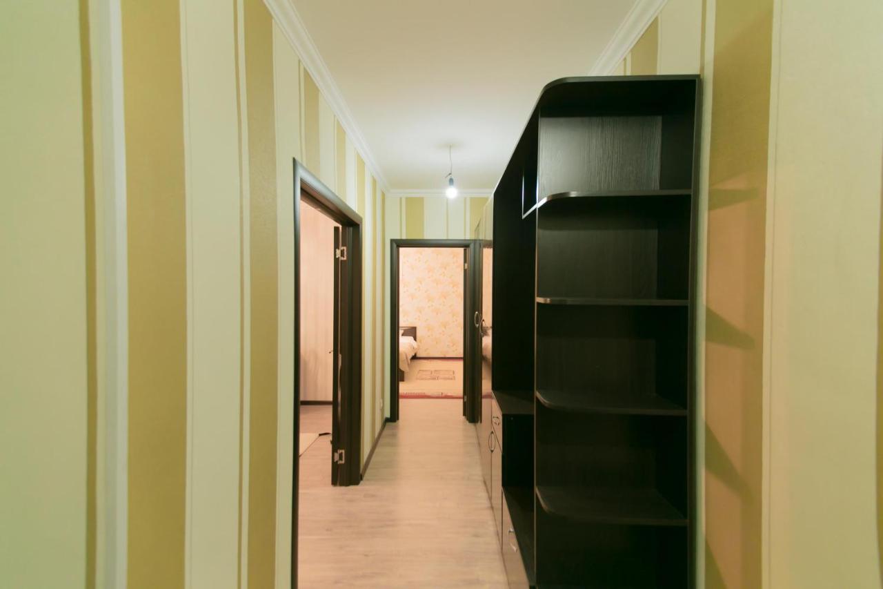 Cozy Apartment On Sarayshyq Street 5E Астана Екстериор снимка