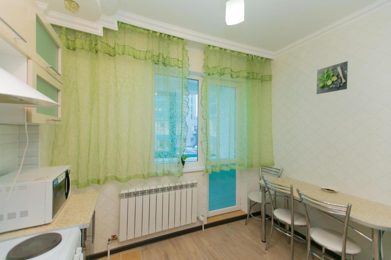 Cozy Apartment On Sarayshyq Street 5E Астана Екстериор снимка