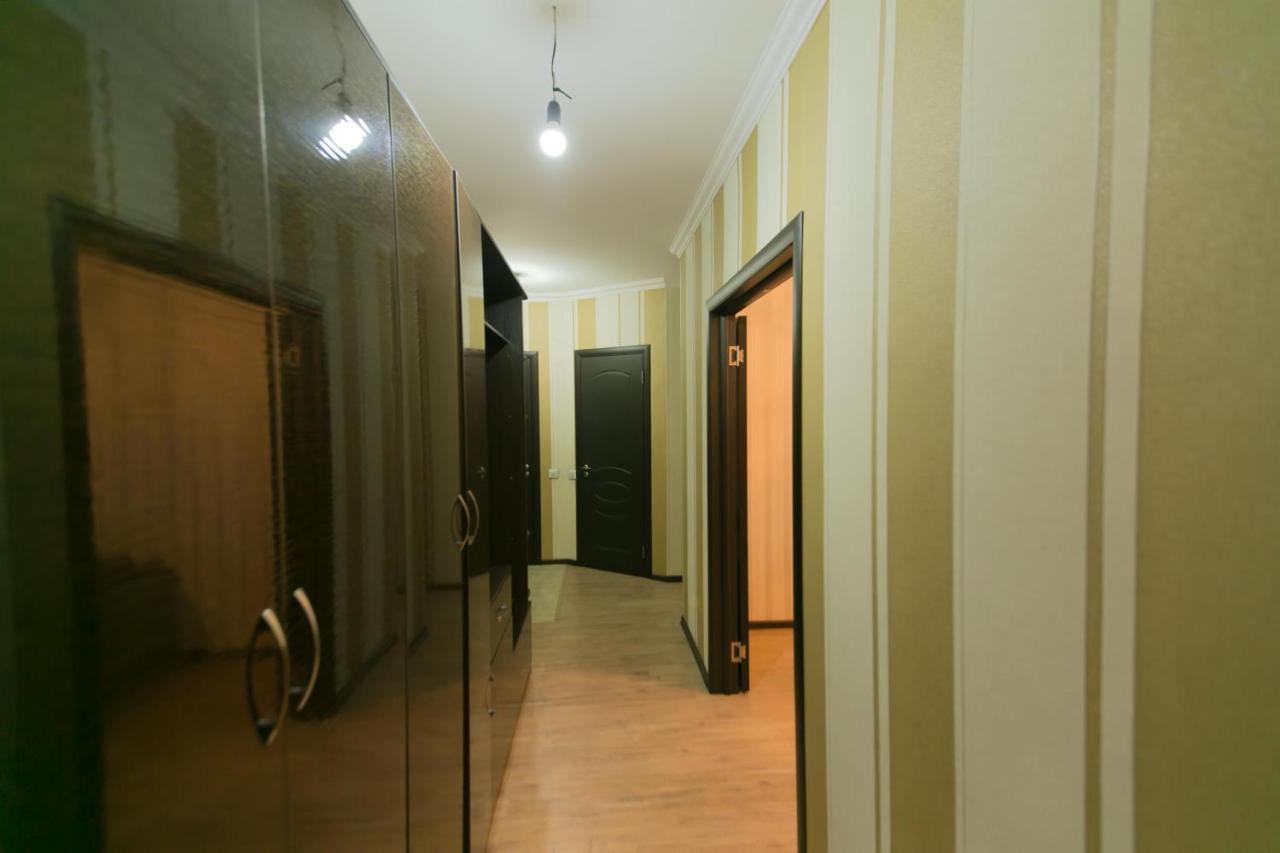 Cozy Apartment On Sarayshyq Street 5E Астана Екстериор снимка