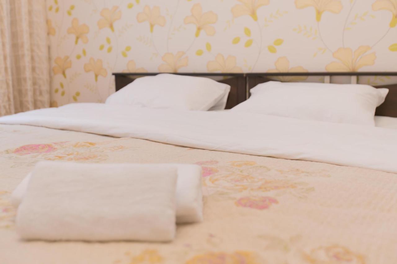 Cozy Apartment On Sarayshyq Street 5E Астана Екстериор снимка