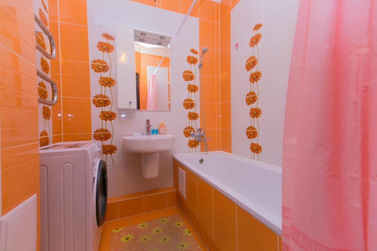 Cozy Apartment On Sarayshyq Street 5E Астана Екстериор снимка